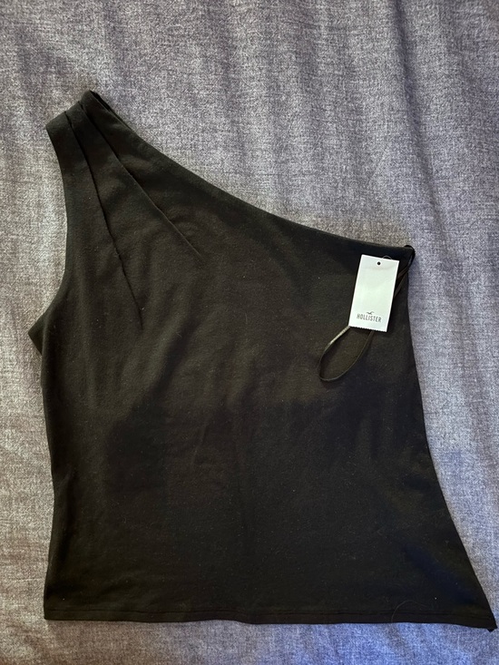 Hollister Tops - Hollister Black One-Shoulder Camisole